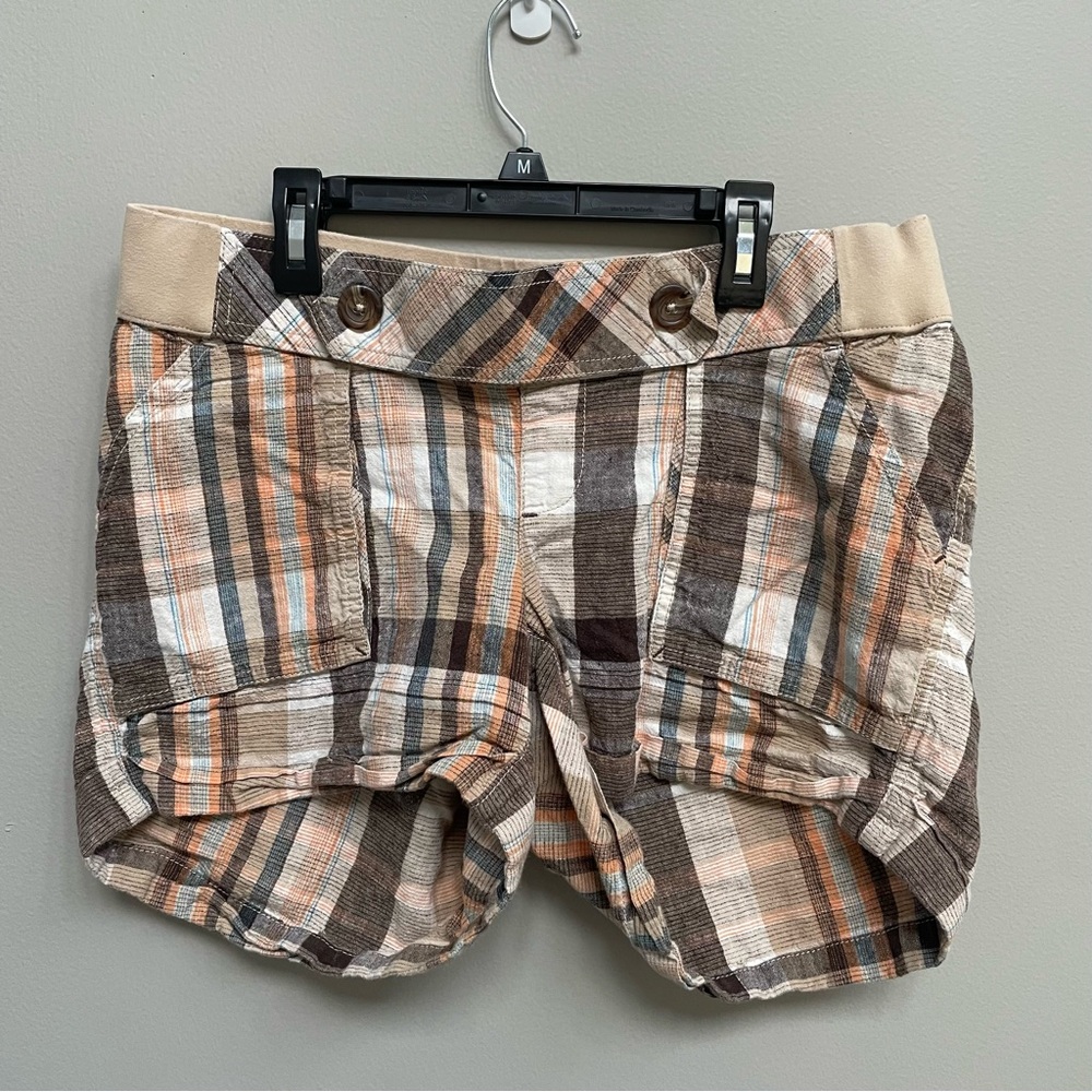Old Navy Maternity Plaid Low Rise Waist Shorts - Size Medium